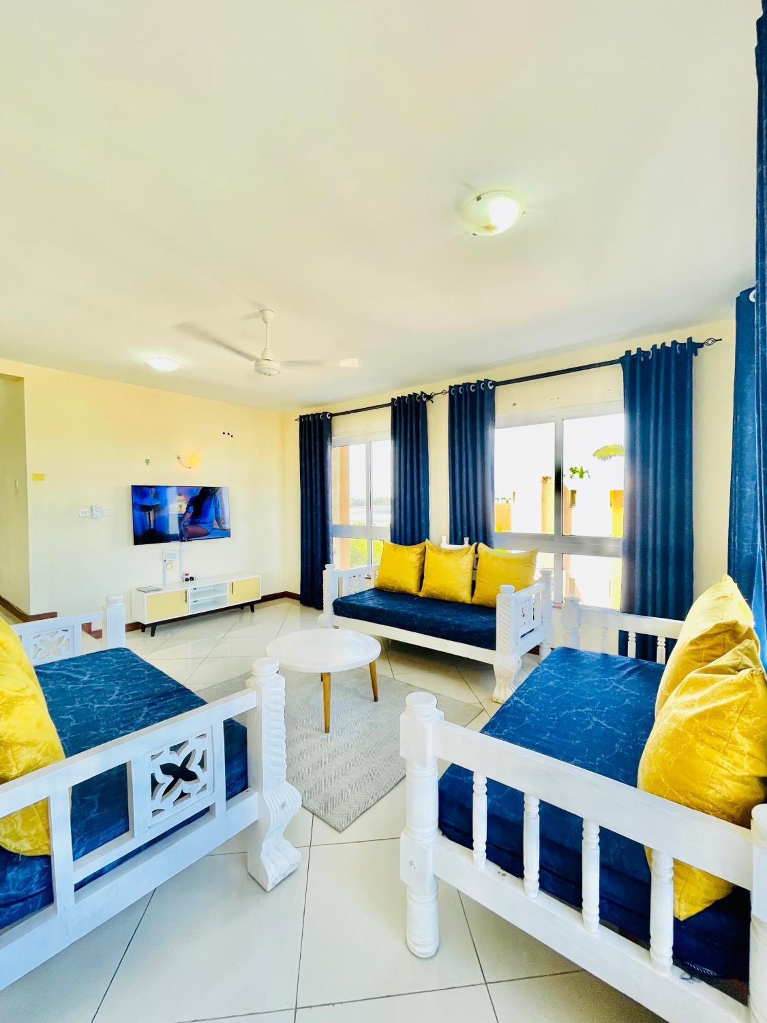 Elna'S Nyali - Work & Unwind - Pool, Sea Views, Ac & Fast Wi-Fi Bed and Breakfast Mombasa Exteriör bild