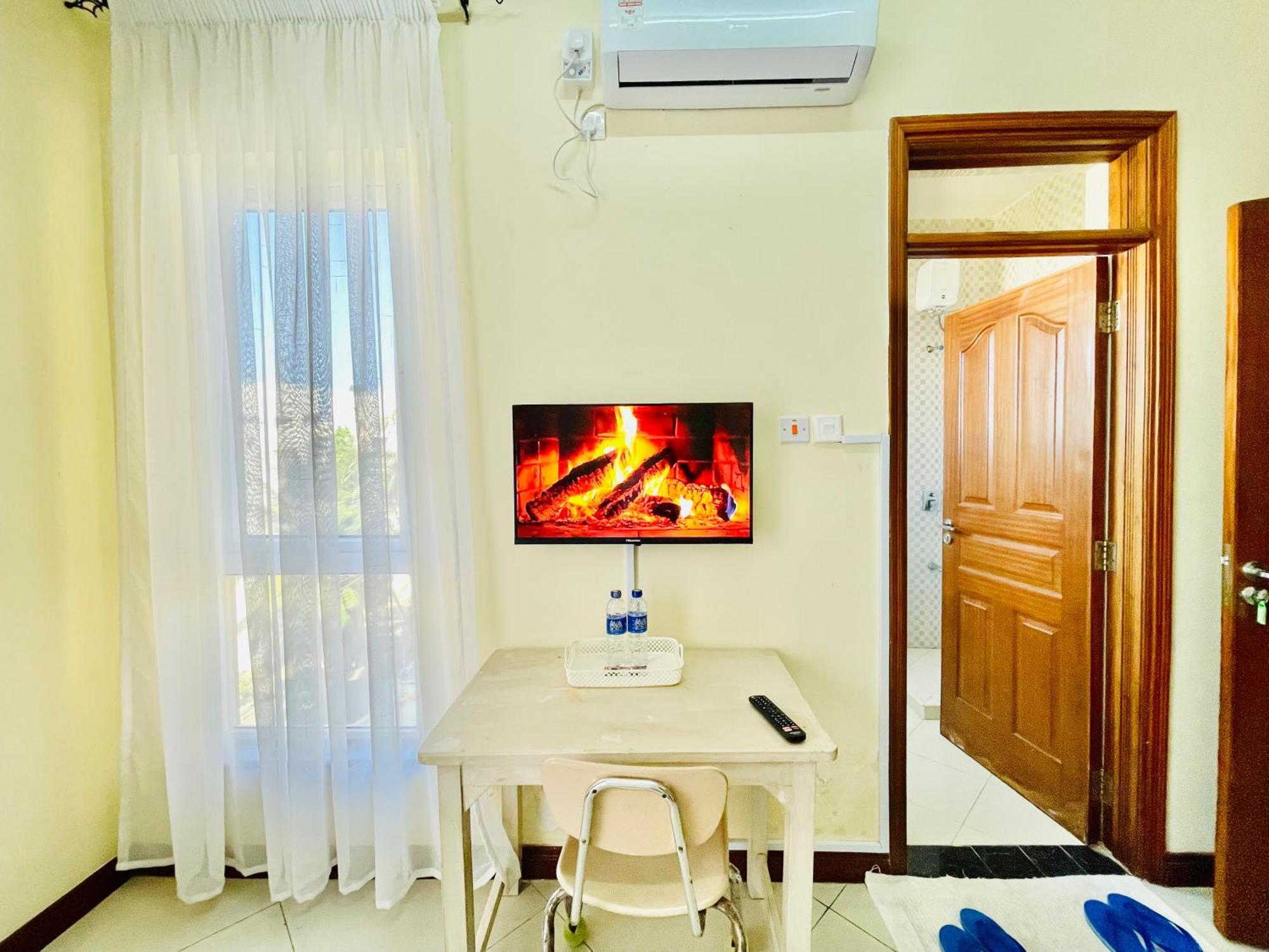 Elna'S Nyali - Work & Unwind - Pool, Sea Views, Ac & Fast Wi-Fi Bed and Breakfast Mombasa Exteriör bild