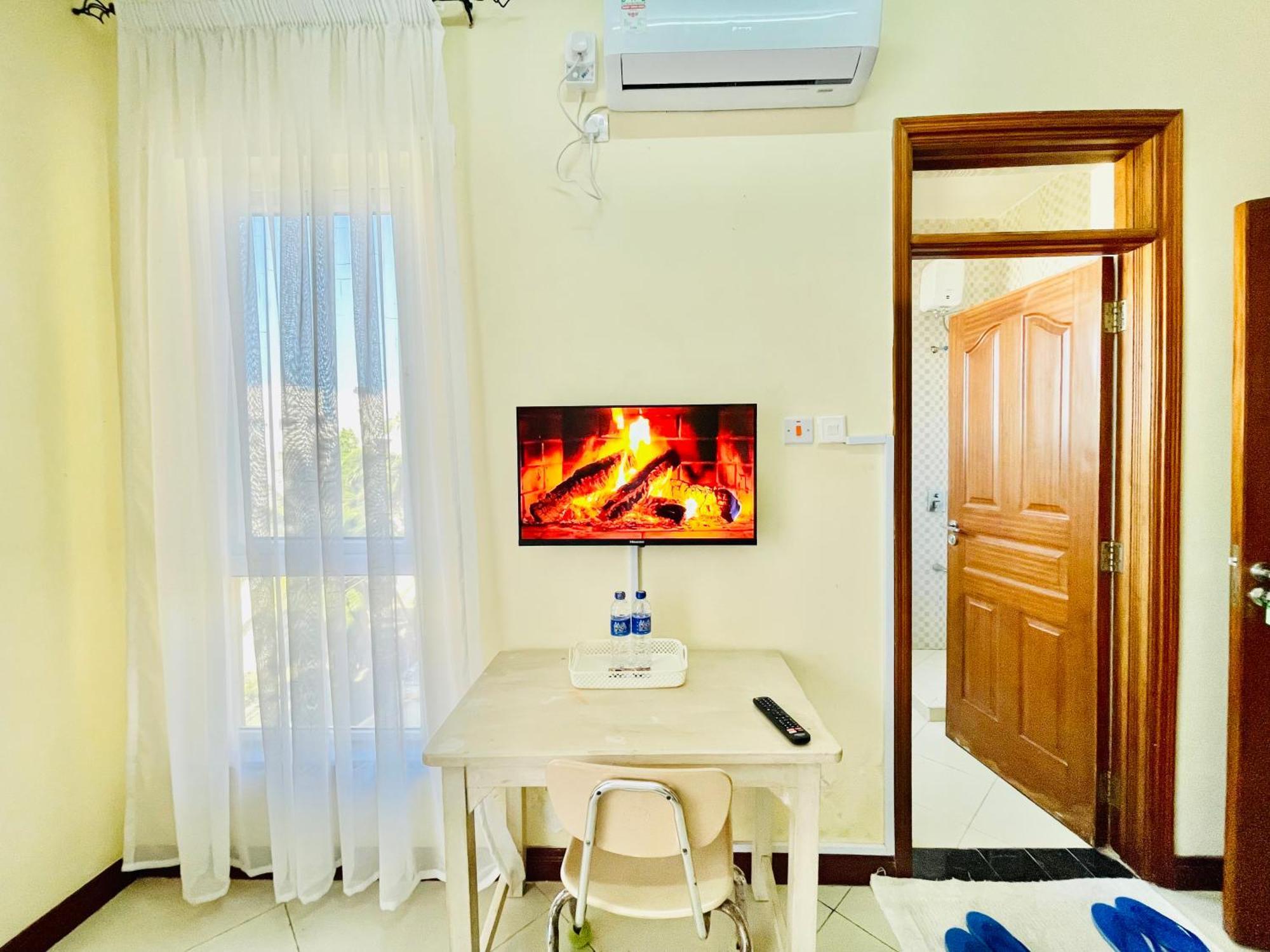 Elna'S Nyali - Work & Unwind - Pool, Sea Views, Ac & Fast Wi-Fi Bed and Breakfast Mombasa Exteriör bild