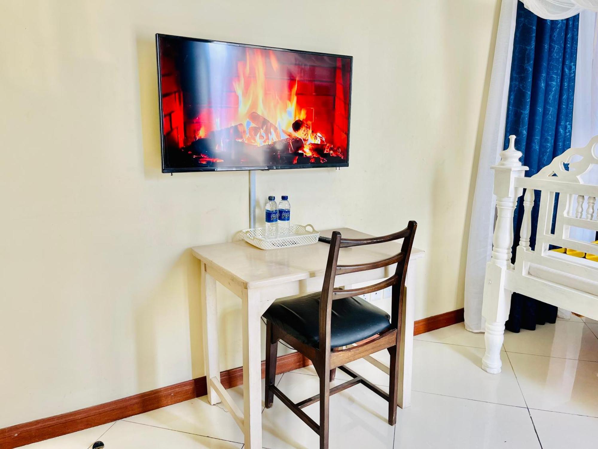 Elna'S Nyali - Work & Unwind - Pool, Sea Views, Ac & Fast Wi-Fi Bed and Breakfast Mombasa Exteriör bild
