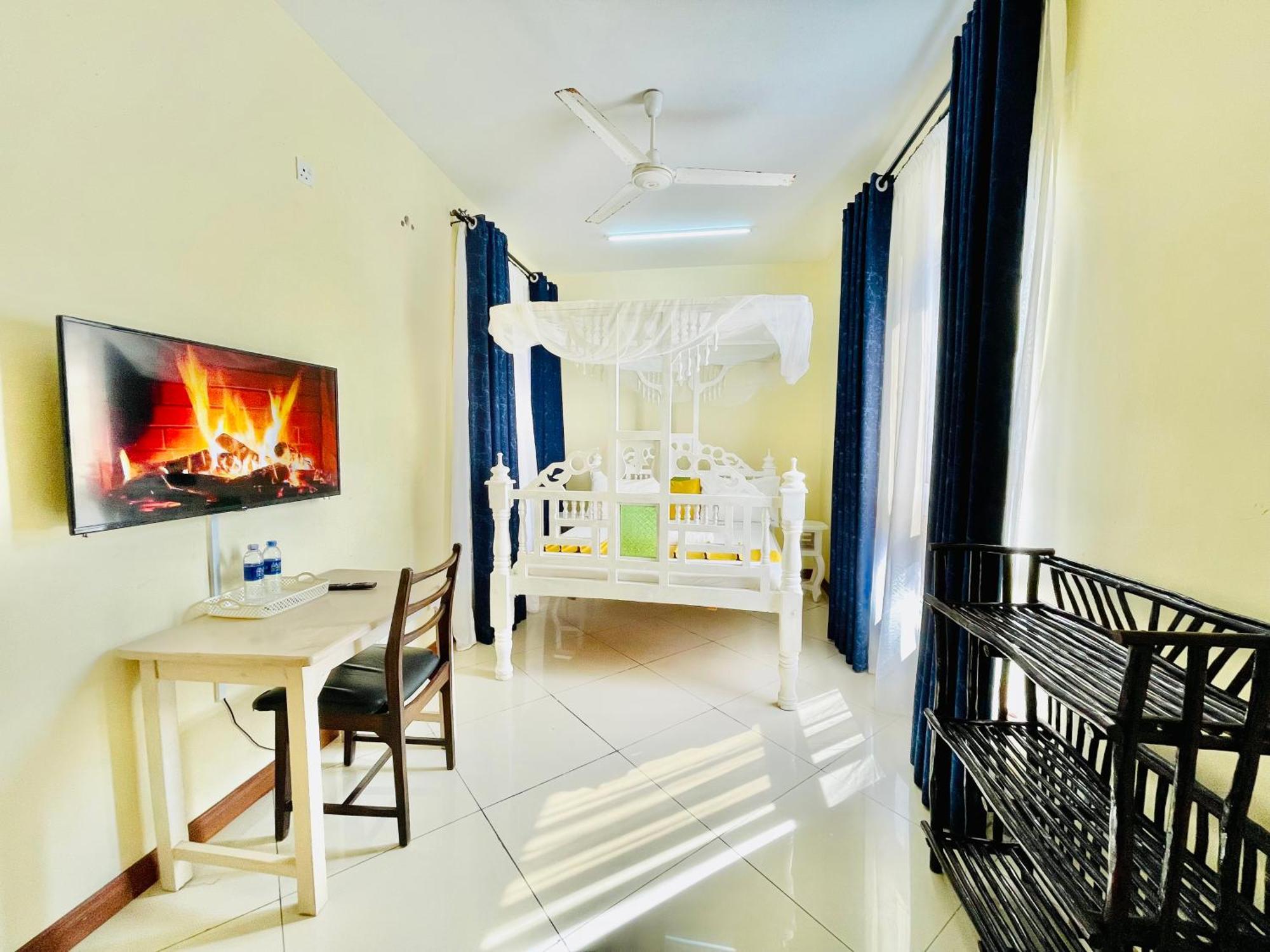 Elna'S Nyali - Work & Unwind - Pool, Sea Views, Ac & Fast Wi-Fi Bed and Breakfast Mombasa Exteriör bild