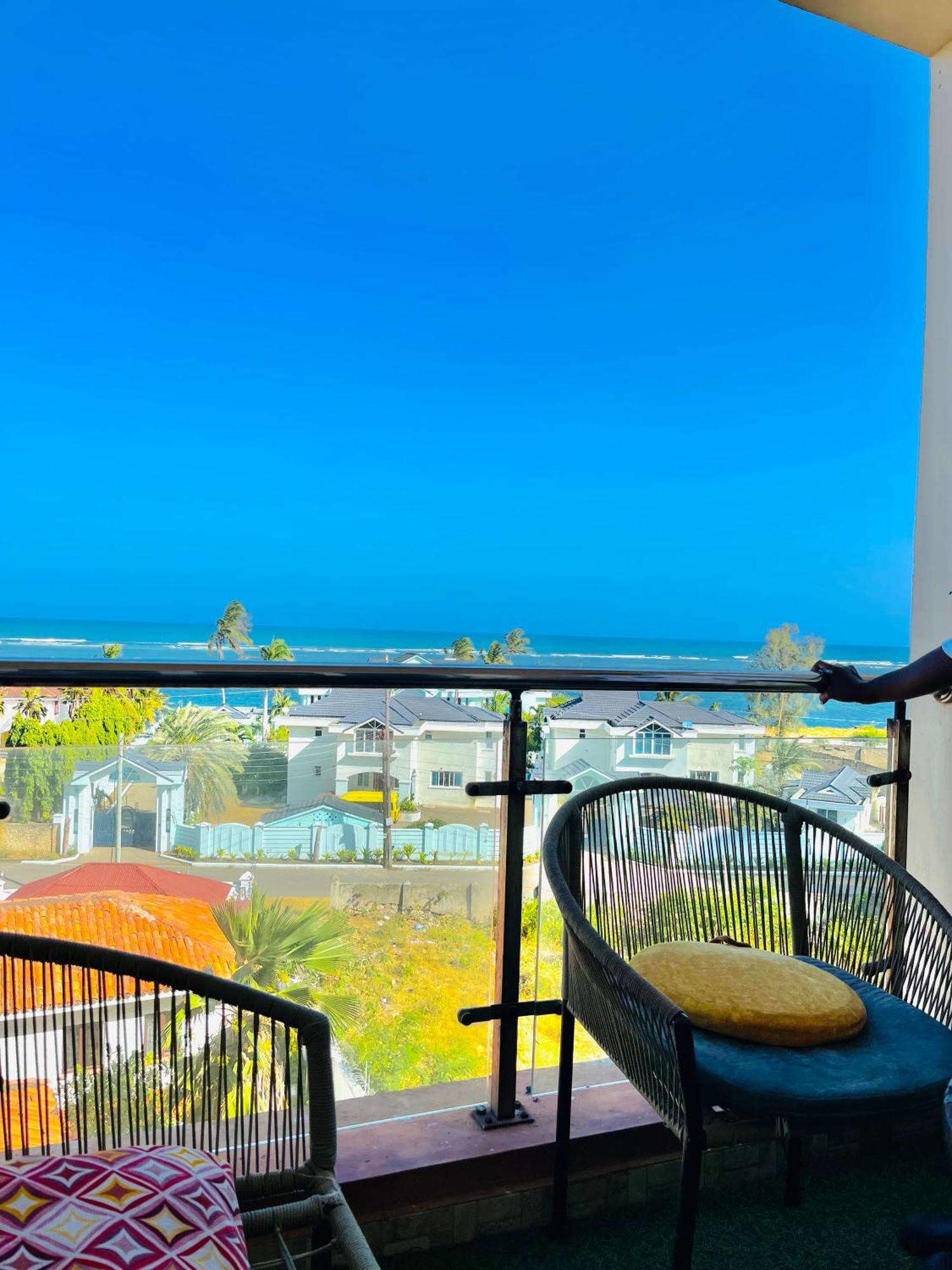 Elna'S Nyali - Work & Unwind - Pool, Sea Views, Ac & Fast Wi-Fi Bed and Breakfast Mombasa Exteriör bild