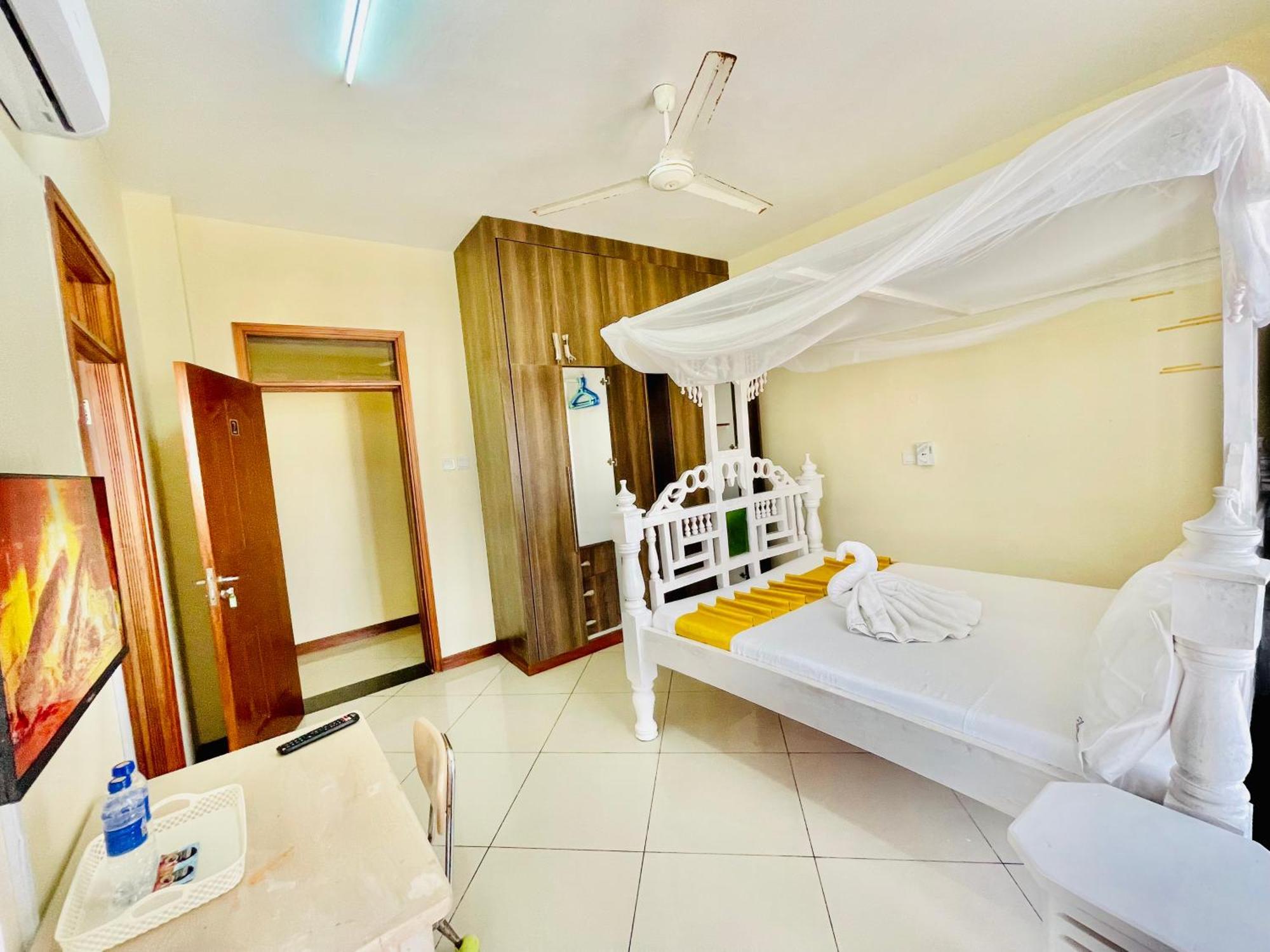 Elna'S Nyali - Work & Unwind - Pool, Sea Views, Ac & Fast Wi-Fi Bed and Breakfast Mombasa Exteriör bild